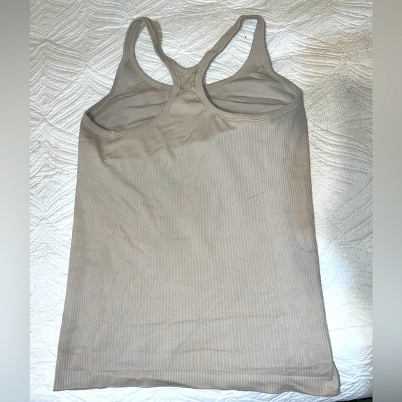 Lululemon tank - Picture 1 of 4